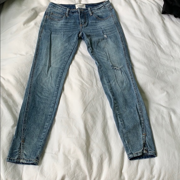 Light wash jeans from Evident - Picture 1 of 2